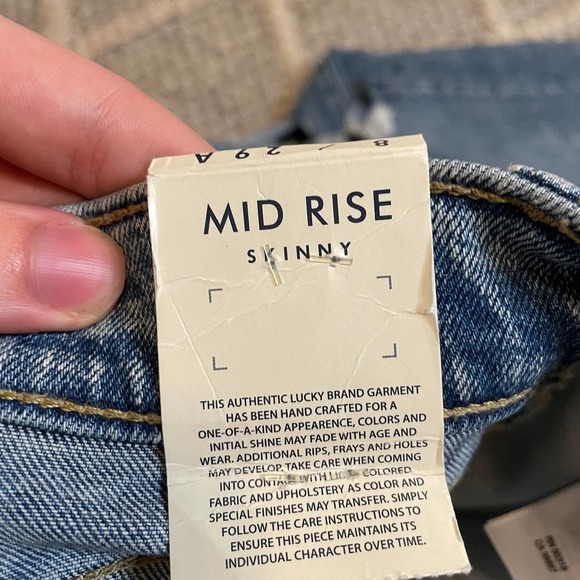 NWT! LUCKY BRAND Mid-Rise Light Blue Busted Knee Ava Skinny Jeans Raw Hem - Sz 8 - Picture 10 of 13